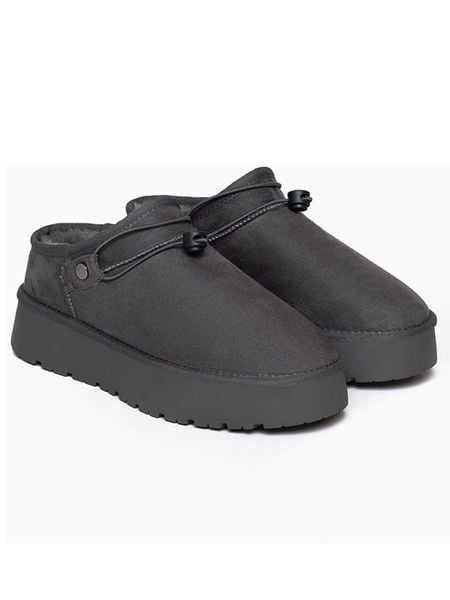 ISLAND BOOT Botki "Ibilis" w kolorze szarym rozmiar: 39. Szare botki Island Boot, bez wzorów, z materiału, bez obcasa, na platformie, bez zapięcia. Za 152.98 zł.