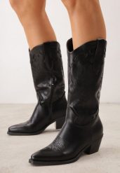 Czarne Kozaki Kowbojki na Stożku z Ozdobnymi Przeszyciami w Stylu Western Nulia. Czarne kozaki Renee, z jeansu, bez obcasa, na obcasie, bez zapięcia. Za 199.99 zł.