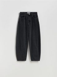 Jeansy barrel leg - czarny. Czarne jeansy Reserved, bez wzorów. Za 149.99 zł.