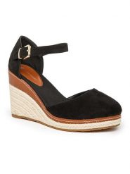 Foreverfolie Sandały w kolorze czarnym na koturnie rozmiar: 36. Czarne sandały Foreverfolie, bez wzorów, bez obcasa, na koturnie, bez zapięcia. Za 113.99 zł.