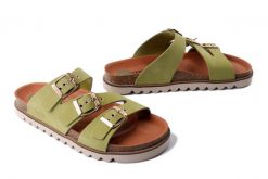 DR. BRINKMANN 700684-71 hellgrun, klapki damskie. Zielone klapki Dr. Brinkmann, bez wzorów, ze skóry, bez obcasa. Za 244.93 zł.