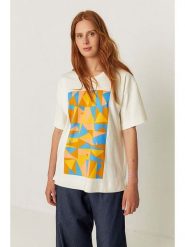 SKFK Koszulka "Monika" w kolorze kremowym rozmiar: M. Brązowe bluzki SKFK, m, bez wzorów, z bawełny, bez kołnierzyka, bez ramiączek. Za 126.99 zł.