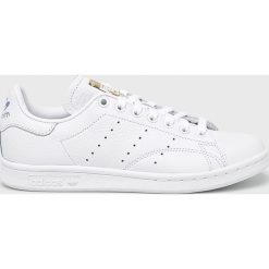 Adidas Originals - Buty Stan Smith. Białe obuwie sportowe Adidas Originals, z materiału, bez zapięcia. W wyprzedaży za 349.90 zł.