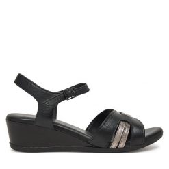 Sandały Lasocki. Czarne sandały Lasocki, bez wzorów, bez obcasa, na koturnie, bez zapięcia. Za 159.99 zł.