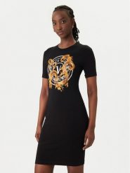 Versace Jeans Couture Sukienka codzienna 80HAOE01 CJ02E Czarny Slim Fit. Czarne sukienki Versace Jeans Couture, na co dzień, m, bez wzorów, z bawełny, bez kołnierzyka, bez ramiączek, proste. Za 939.99 zł.