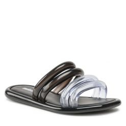 Klapki Melissa. Czarne klapki Melissa, bez wzorów, bez obcasa. Za 199.99 zł.