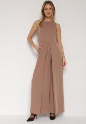 Ciemnobeżowy Elegancki Kombinezon z Ozdobnymi Zakładkami Zellysha. Brązowe sukienki Born2be, na co dzień, s, z aplikacjami, eleganckie, bez kołnierzyka, bez ramiączek, proste. Za 149.99 zł.