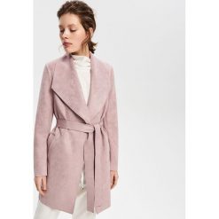 Płaszcz z paskiem - Fioletowy. Płaszcze Reserved. Za 249.99 zł.