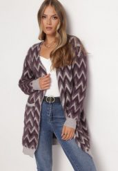 Ciemnofioletowy Niezapinany Kardigan Przed Kolano w Paski Chevron Afesura. Fioletowe kardigany Born2be, bez wzorów, z dzianiny. Za 99.99 zł.