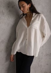 Biała Koszula z Wiskozy z Domieszką Lnu ze Strukturalnego Materiału Sewrita. Białe koszule Renee, s, bez wzorów, ze lnu, street, bez kołnierzyka, bez ramiączek. Za 89.99 zł.