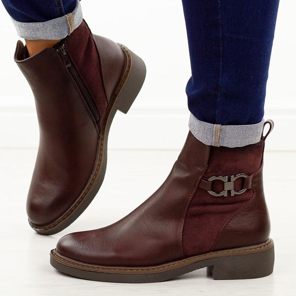 Bordowe płaskie botki damskie Jezzi asa252-11. Czerwone botki Jezzi, na jesień, z aplikacjami, ze skóry, bez obcasa, na obcasie, bez zapięcia. Za 249.00 zł.