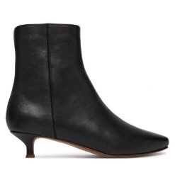 Botki Balagan. Czarne botki BALAGAN, bez wzorów, bez obcasa, na szpilce, bez zapięcia. Za 769.99 zł.