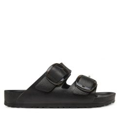 Klapki Birkenstock. Czarne klapki Birkenstock, bez wzorów, bez obcasa. Za 299.99 zł.