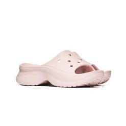 Damskie klapki Crocs BAE SLIDE 211108-6UR. Czerwone klapki Crocs, bez wzorów, z materiału, z okrągłym noskiem, bez obcasa. Za 190.20 zł.
