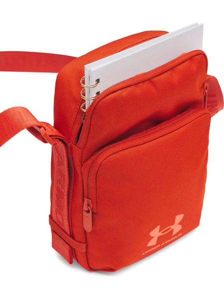 Under Armour Torebka "Essential Lite" w kolorze czerwonym - 23 x 19 x 15 cm rozmiar: onesize. Czerwone torby na ramię Under Armour, bez wzorów, z materiału, na ramię, bez dodatków. Za 78.10 zł.