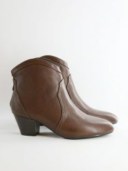 Bellucci Botki w kolorze brązowym rozmiar: 39. Brązowe botki Bellucci, bez wzorów, bez obcasa, bez zapięcia. Za 152.99 zł.