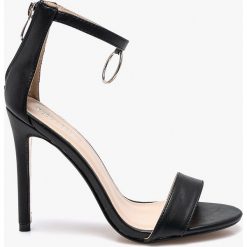 Public Desire - Sandały. Czarne sandały Public Desire, bez wzorów, z materiału, bez obcasa, na obcasie, bez zapięcia. W wyprzedaży za 79.90 zł.