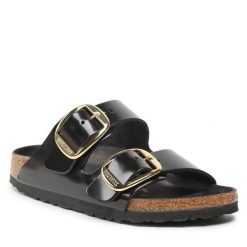 Klapki Birkenstock. Czarne klapki Birkenstock, bez wzorów, bez obcasa. Za 719.99 zł.