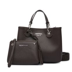 Torebka Emporio Armani. Brązowe torebki klasyczne Emporio Armani, bez wzorów, bez dodatków. Za 1,249.00 zł.