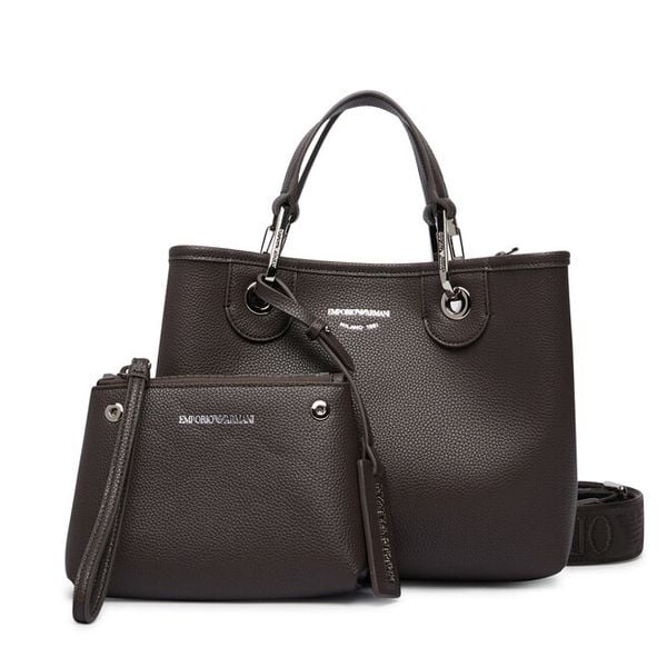 Torebka Emporio Armani. Brązowe torebki klasyczne Emporio Armani, bez wzorów, bez dodatków. Za 1,249.00 zł.