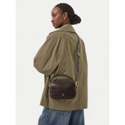 Torebka Calvin Klein. Brązowe torebki klasyczne Calvin Klein, bez wzorów, bez dodatków. Za 449.99 zł.
