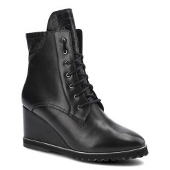 Czarne Botki Libero Damskie Eleganckie Buty. Czarne botki Libero, bez wzorów, ze skóry, bez obcasa, na koturnie, bez zapięcia. Za 279.00 zł.