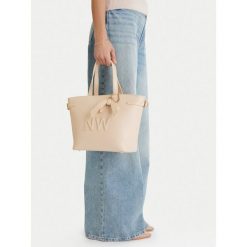 Torebka Nine West. Białe torebki klasyczne Nine West, bez wzorów, bez dodatków. Za 314.99 zł.