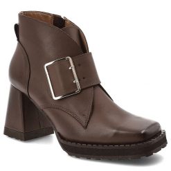 Brązowe Botki Armodo Eleganckie Obuwie Damskie. Brązowe botki Armodo, bez wzorów, ze skóry, bez obcasa, na obcasie, bez zapięcia. Za 424.99 zł.