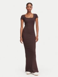 Guess Sukienka codzienna V6YK06 K4696 Brązowy ciemny Regular Fit. Brązowe sukienki Guess, na co dzień, xs, z aplikacjami, bez kołnierzyka, bez ramiączek, proste. Za 434.99 zł.