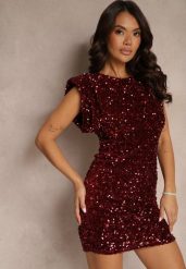 Bordowa Koktajlowa Dopasowana Sukienka z Cekinami i Usztywnioną Linią Ramion Ceazia. Czerwone sukienki Renee, na co dzień, l, bez wzorów, eleganckie, bez kołnierzyka, bez ramiączek, mini, dopasowane. Za 199.99 zł.