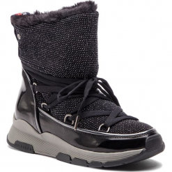 Botki TOMMY HILFIGER - Cool Glitter Winter Boot FW0FW03696 Black 990. Czarne botki TOMMY HILFIGER, bez wzorów, z futra, bez obcasa, bez zapięcia. W wyprzedaży za 319.00 zł.