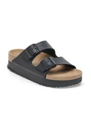 Birkenstock Klapki "Arizona" w kolorze czarnym rozmiar: 41. Czarne klapki Birkenstock, bez wzorów, z otwartym noskiem, bez obcasa. Za 373.35 zł.