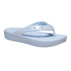 Japonki damskie Crocs Classic Platform Meta Pearl. Niebieskie klapki Crocs, bez wzorów, bez obcasa. Za 79.99 zł.