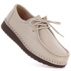 Skórzane półbuty damskie mokasyny sznurowane beżowe Artiker 58C1519. Brązowe mokasyny Artiker, bez wzorów, ze skóry, bez obcasa. Za 249.99 zł.