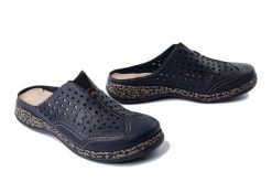 RIEKER 46395-14 blue, klapki damskie. Niebieskie klapki Rieker, w ażurowe wzory, z gumy, bez obcasa. Za 299.90 zł.