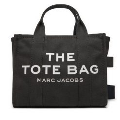 Torebka Marc Jacobs. Czarne torebki klasyczne Marc Jacobs, bez wzorów, bez dodatków. Za 849.99 zł.