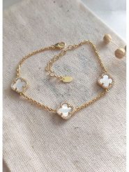 Miu Silver Pozłacana bransoletka z cyrkoniami i masą perłową rozmiar: onesize. Białe bransoletki Miu Silver, z cyrkonią, pozłacane. Za 121.99 zł.