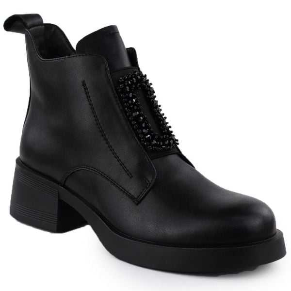 Skórzane botki damskie z ozdobą czarne D&A S.Barski Premium Collection JC52-869. Czarne botki S.BARSKI, z aplikacjami, ze skóry, bez obcasa, bez zapięcia. Za 289.99 zł.