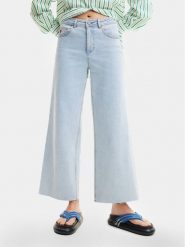 Desigual Jeansy Denver 24SWDD12 Błękitny Cropped Fit. Niebieskie jeansy Desigual, bez wzorów. Za 239.99 zł.