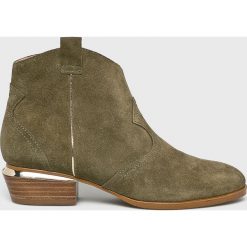 Liu Jo - Buty. Brązowe botki Liu Jo, bez wzorów, z materiału, bez obcasa, bez zapięcia. W wyprzedaży za 499.90 zł.