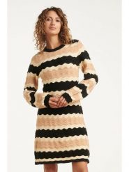 Smashed Lemon Sukienka dzianinowa w kolorze beżowym rozmiar: L. Brązowe sukienki Smashed Lemon, na co dzień, l, bez wzorów, z dzianiny, bez kołnierzyka, bez ramiączek, midi, proste. Za 143.99 zł.