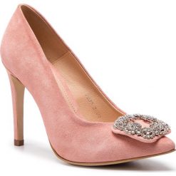 Szpilki BALDACCINI - 003500-B Puder Zamsz. Czerwone szpilki Baldaccini, z aplikacjami, z materiału, eleganckie, bez obcasa, na obcasie, bez zapięcia. W wyprzedaży za 219.00 zł.