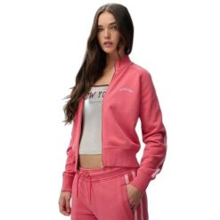 Bluza damska Superdry Essential Logo. Czerwone bluzy Superdry, bez wzorów, bez kaptura. Za 309.40 zł.