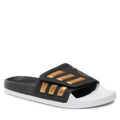 Klapki adidas. Czarne klapki Adidas, bez wzorów, bez obcasa. Za 149.99 zł.