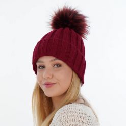 Czapka Zimowa z Pomponem Damska - Bordowy. Czerwone czapki Molly, bez wzorów, z materiału. Za 59.90 zł.