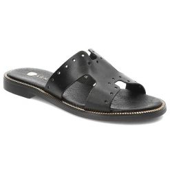 Czarne Klapki Armodo Modne Buty Damskie. Czarne klapki Armodo, bez wzorów, bez obcasa, na obcasie. Za 259.00 zł.