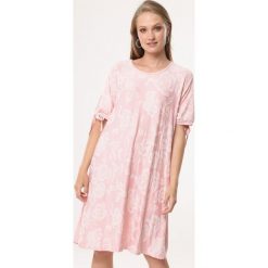 Różowa Sukienka Scorcher. Czerwone sukienki Born2be, na jesień, l, bez wzorów, z dzianiny, bez kołnierzyka, bez ramiączek, midi. Za 44.99 zł.