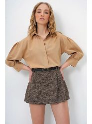 Trendyol Bluzka w kolorze jasnobrązowym rozmiar: XL. Brązowe bluzki Trendyol, xl, bez wzorów, z bawełny, bez kołnierzyka, bez ramiączek. Za 74.81 zł.
