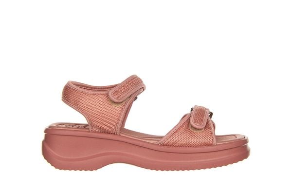 Sandały Azaleia Vera Therapy Pap Ad Nude Dark 23 198038, Róż, Materiał - 38. Czerwone sandały Azaleia, bez wzorów, z materiału, sportowe, bez obcasa, bez zapięcia. W wyprzedaży za 149.99 zł.