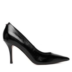 Szpilki Guess. Czarne szpilki Guess, z aplikacjami, bez obcasa, na szpilce, bez zapięcia. Za 679.99 zł.